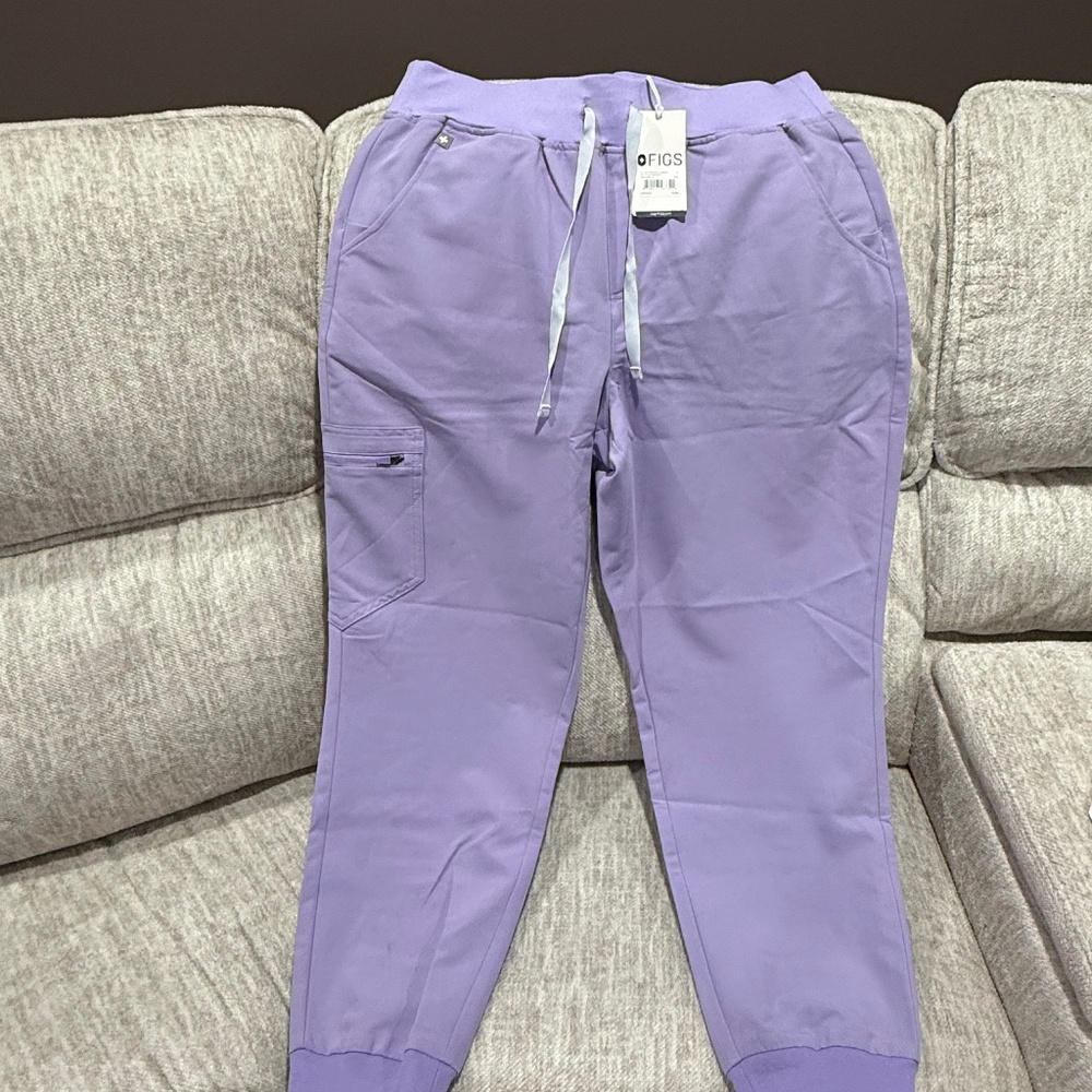 FIGS Women’s Lavender Dew Scrub Set — Size L